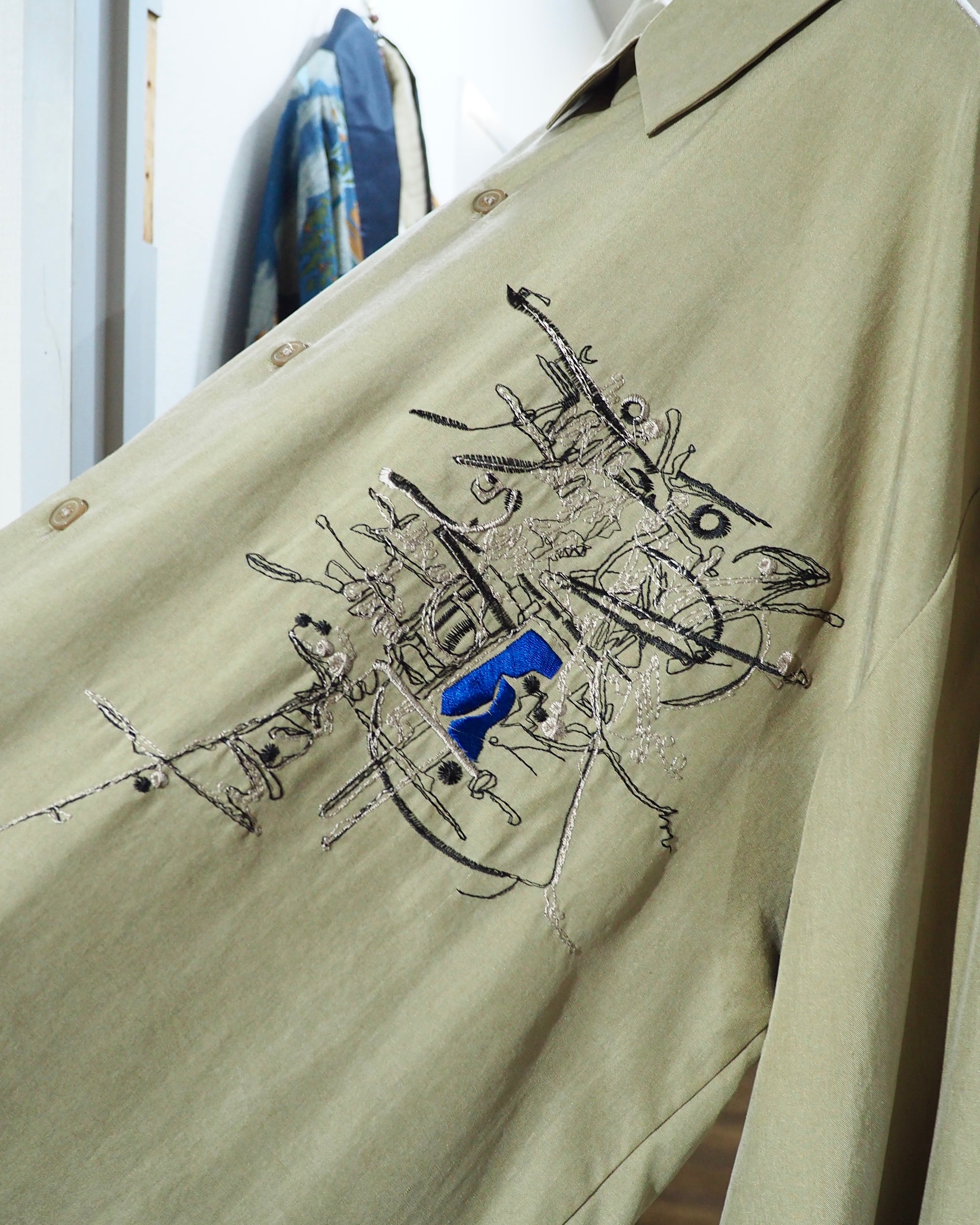 1980 - 90s " GOOUCH " Geometric Art Embroidery vintage Drape loose Silk shirt