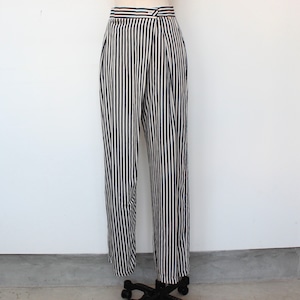 RINASCIMENTO ネイビー✖️ホワイトストライプラップデザイNパンツITALY ：RIN129065 ¥33,000＋tax