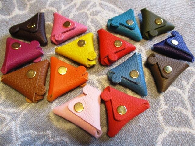 【2個セットで贈りもの】ちょっと突き出た三角コインケース ピックケースや指輪ケースにも