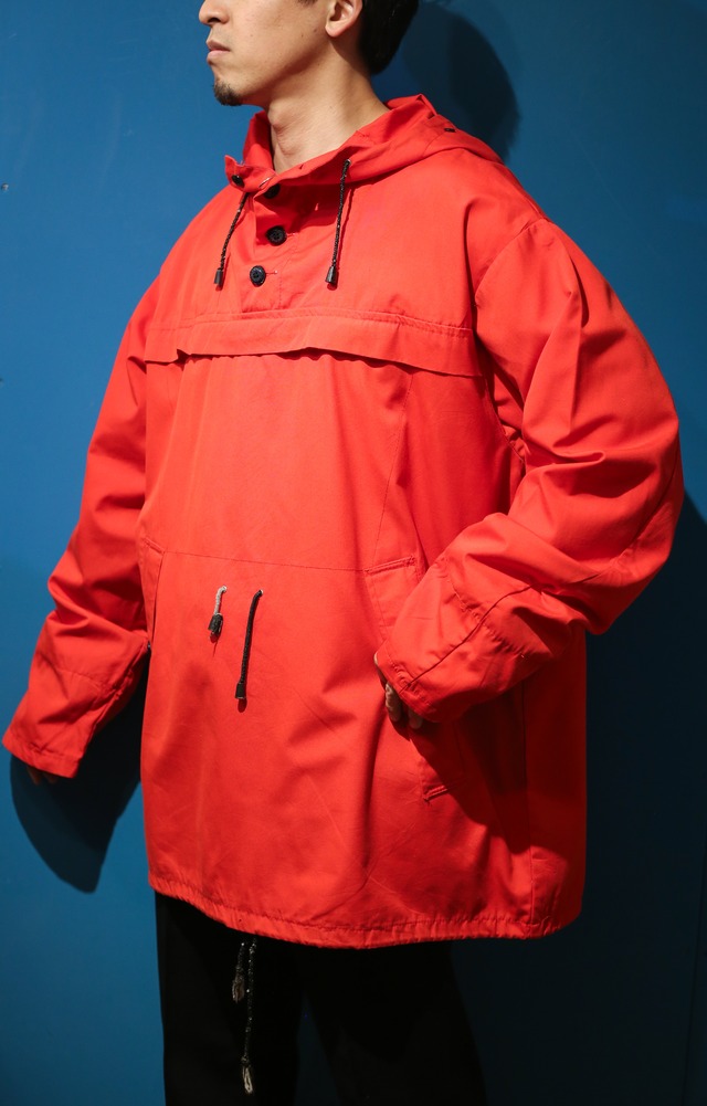 Red over size anorak parka
