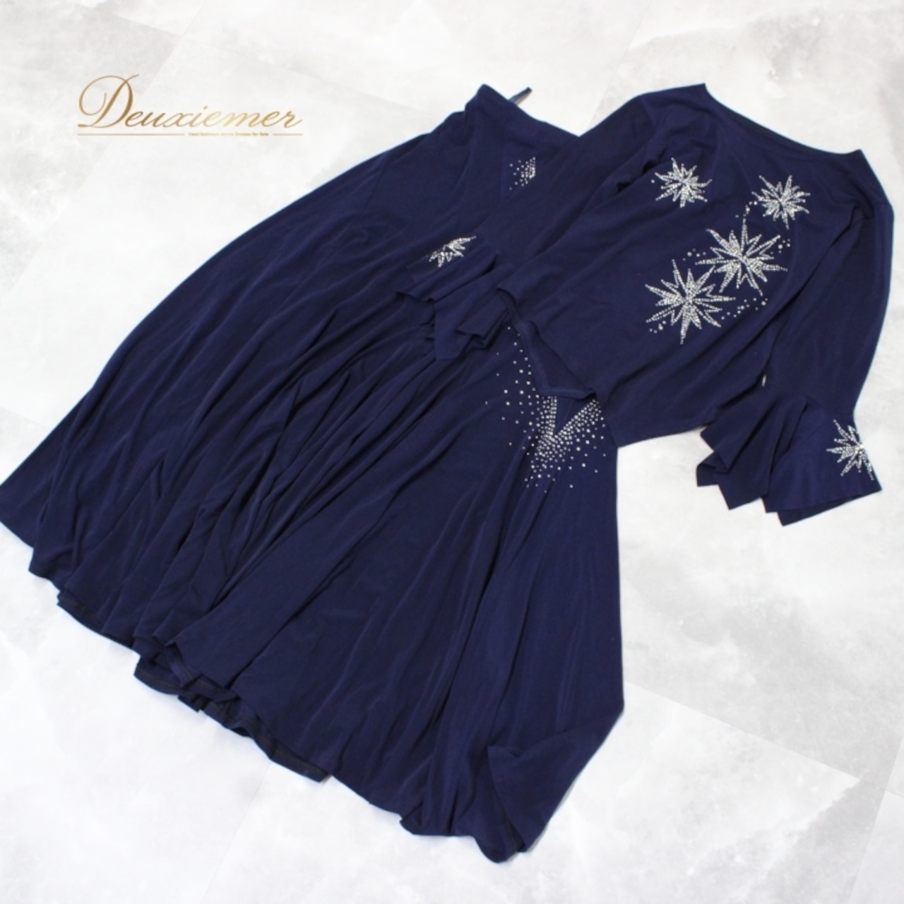 社交ダンス 衣装 スタンダード 上下セット ツーピース レッスンウェア パーティ衣装 女性用 レディース オールシーズン ネイビー系 紺 ラインストーン シンプル 伸縮性 軽量 おしゃれ 着心地良好 高級感 上品 ダンス用 衣装 セットアップ コーディネート スタイル 旅行 パフォーマンス プロ向け 汗対策 お手入れ簡単