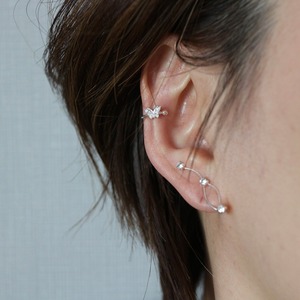 小さな蝶のイヤーカフ