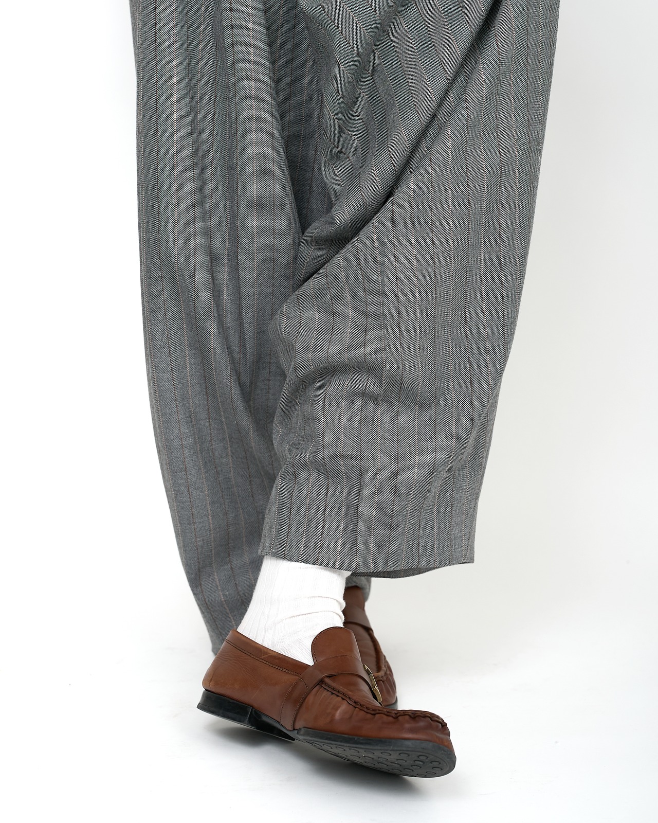 HED MAYNER "TWO TUCK TROUSERS GREY PAINT STRIPE "
