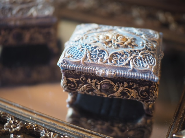 antique jewelry box 1