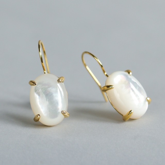 入園・入学イベントにも｜毎日使いたくなるマザーオブパール（白蝶貝）のピアス｜シルバー925 / 18KGP