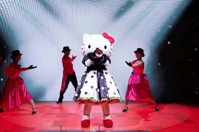 HELLO KITTY SHOW BOX】ぬいぐるみお座りトランペット | hkappleland