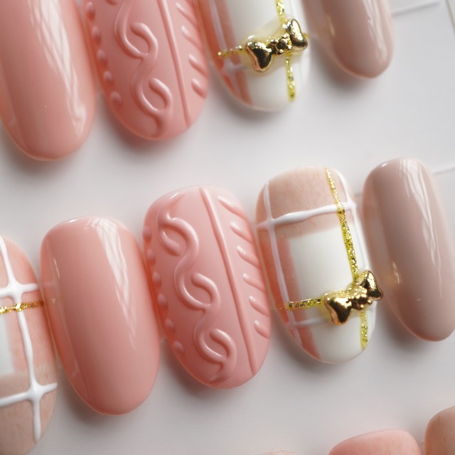 【#774】繰り返し使える【プレミアム】ネイルチップ15枚セット／ホワイト ピンク／ミディアム オーバル／XY334