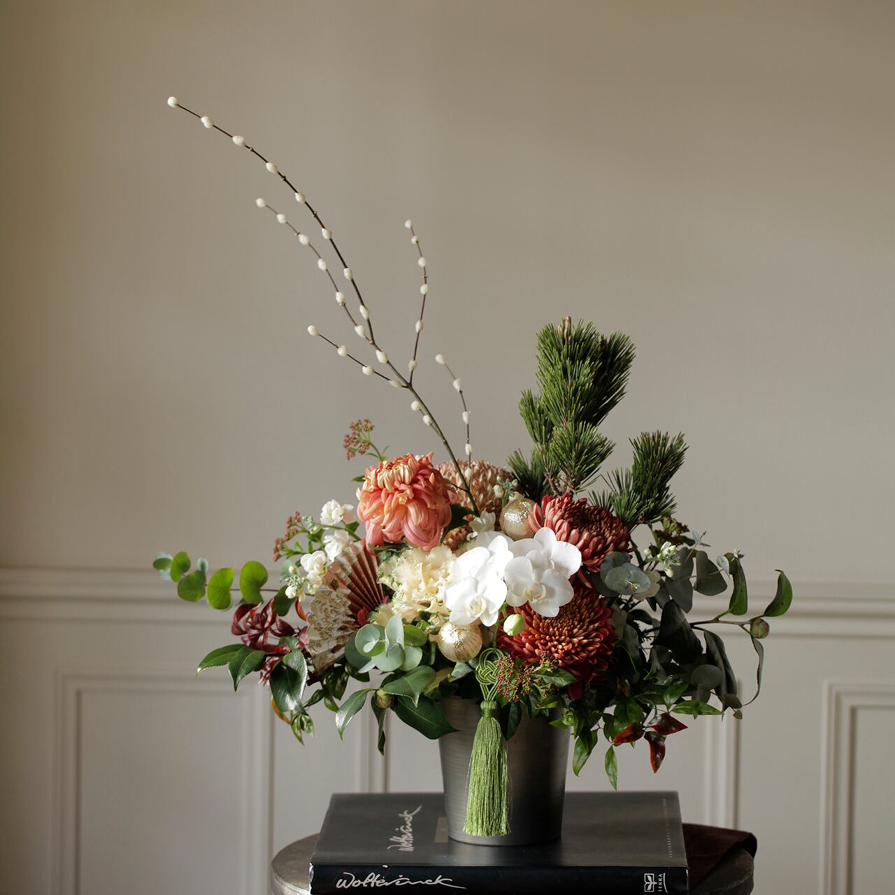 お正月アレンジメント＜L＞ 2026 | フラワーショップ Bremen Flower Japan