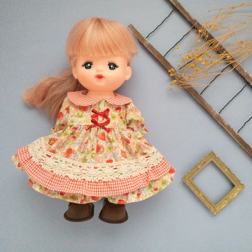 ２段フリルワンピース（いちご赤チェック）メルちゃんソランちゃん