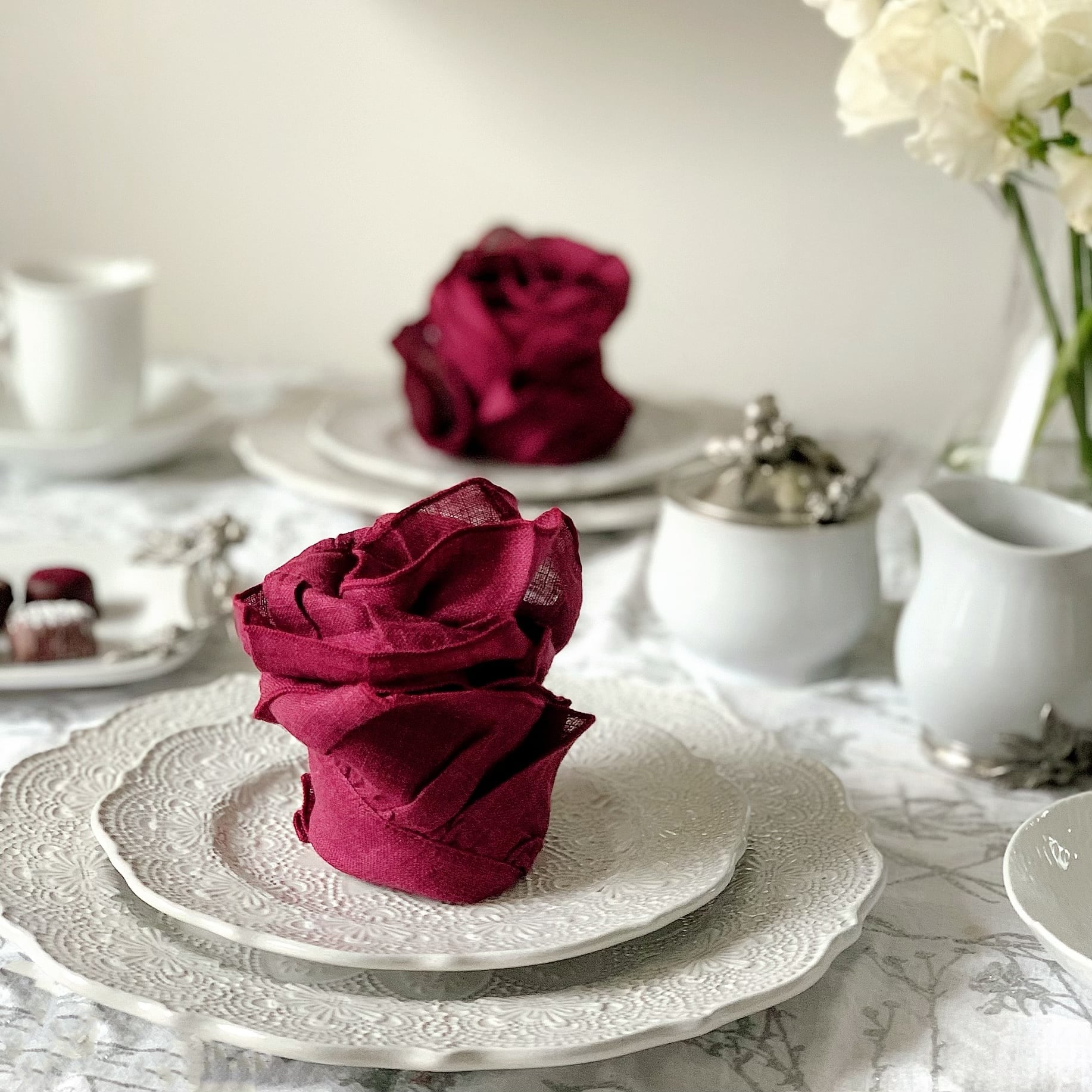 BORGO DELLE TOVAGLIE リネンフリルナプキン 色：plum | Floraison