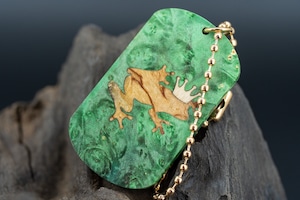 ※【カナダの象徴】ハードメープル瘤 スタビライズウッド ドッグタグ 象嵌 カエルの王様