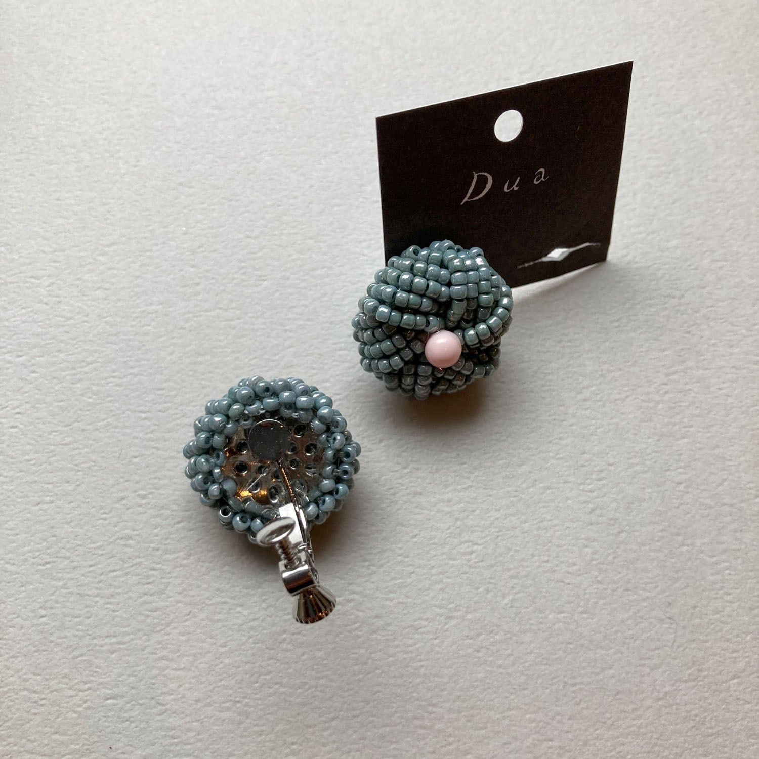 Duaオリジナルシャワー台カボションのお花モチーフ風〈イヤリング