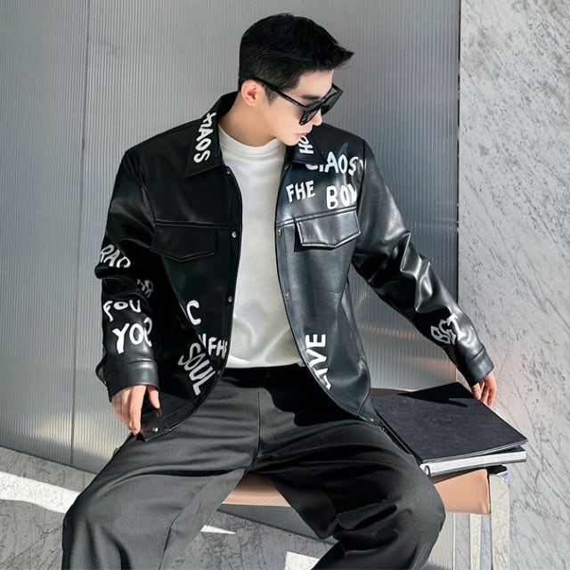 【予約販売】ブルゾン アウター レザー 革ジャン ブラック 落書き風 PU ショート丈 メンズ お洒落 こなれ感 カジュアル ベーシック 秋 春 大きいサイズ M/L/XL