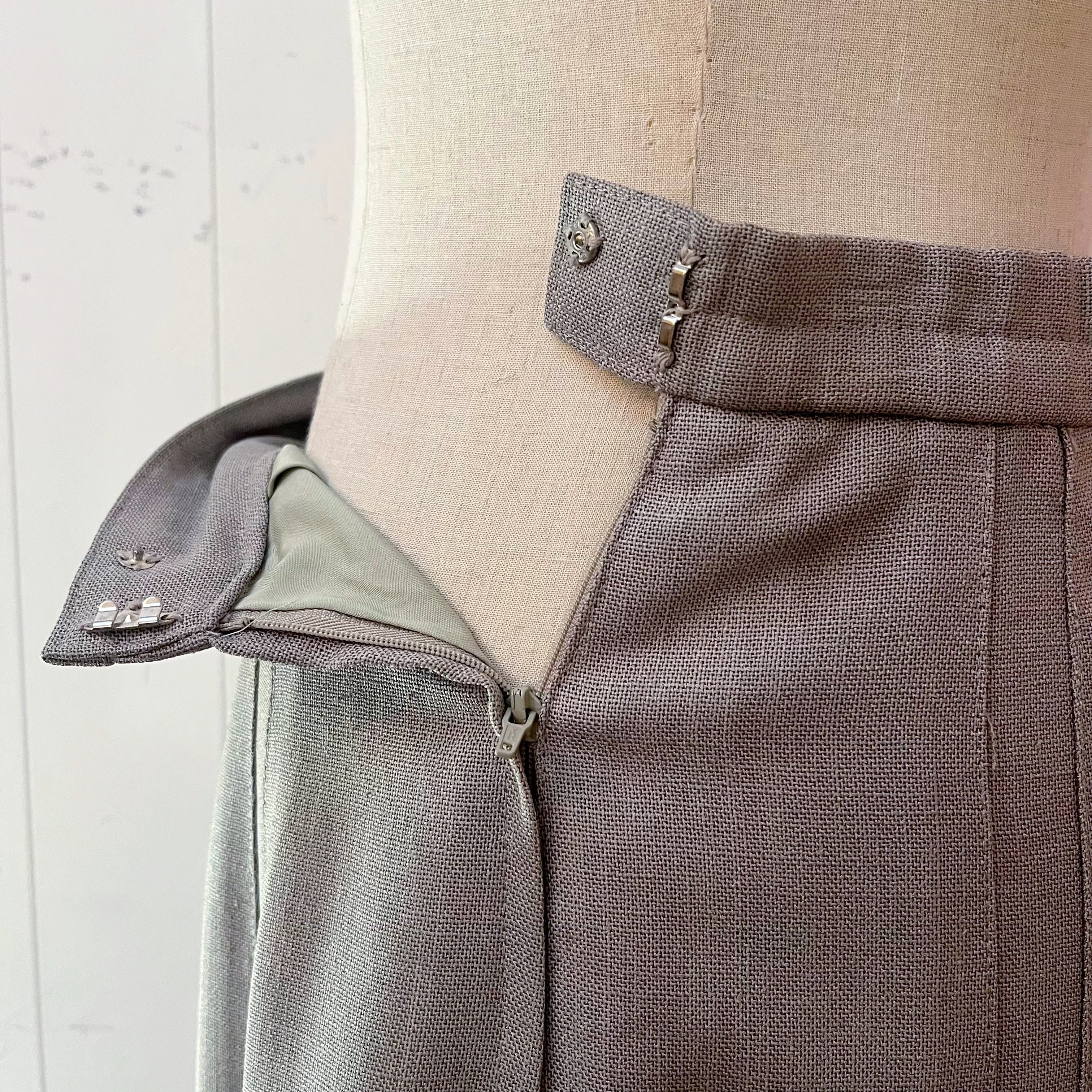 leaf pale green seems flare skirt