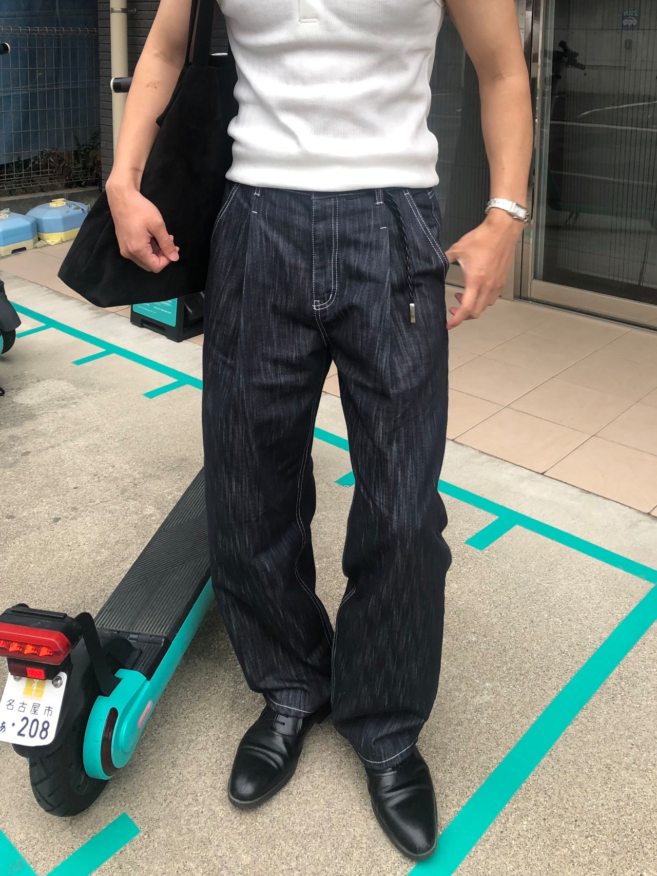 Non-Fade Indigo Tuck Semi Wide Jeans [Mid Blue] - 20