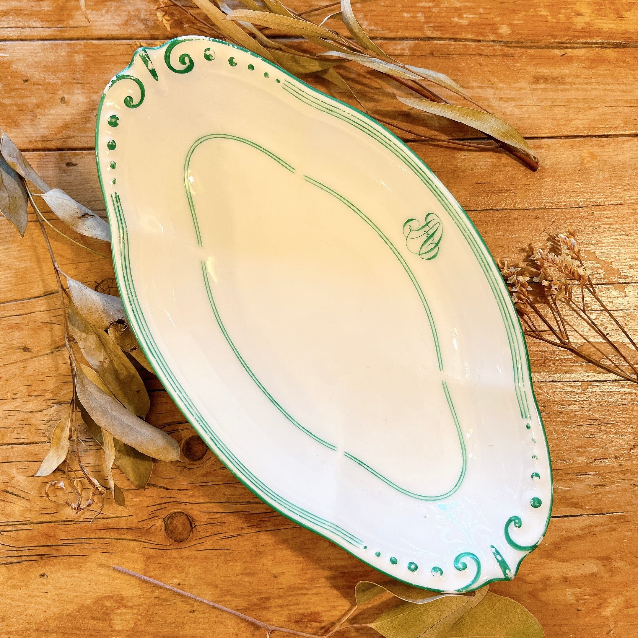 C サルグミンヌ ワンコとおサルのデザートプレート | gc.brocante