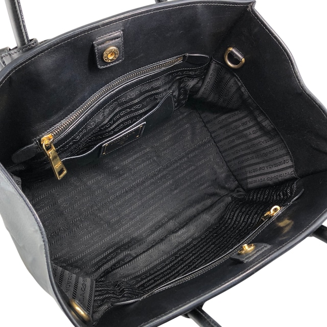 PRADA プラダ ショルダーバッグ ブラック トライアングルロゴ レザー 2WAY vintage ヴィンテージ オールド d2mxxu