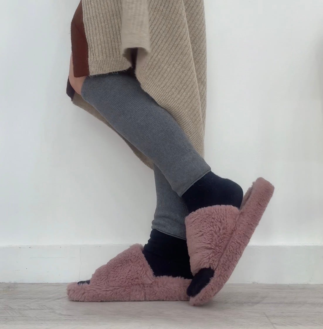 BIYURA　備長炭＆モイストレッグウォーマー