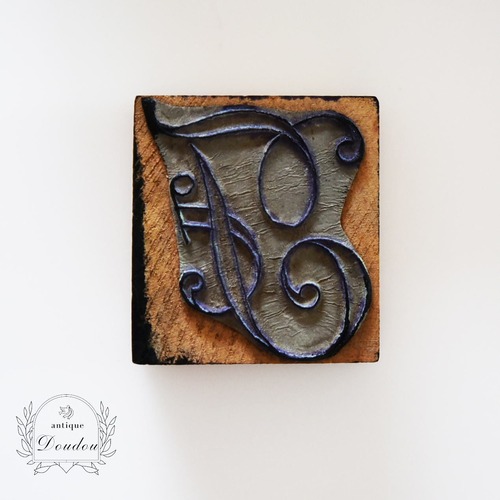 フランス　アルファベット　刺繍スタンプ"F"【sa492】