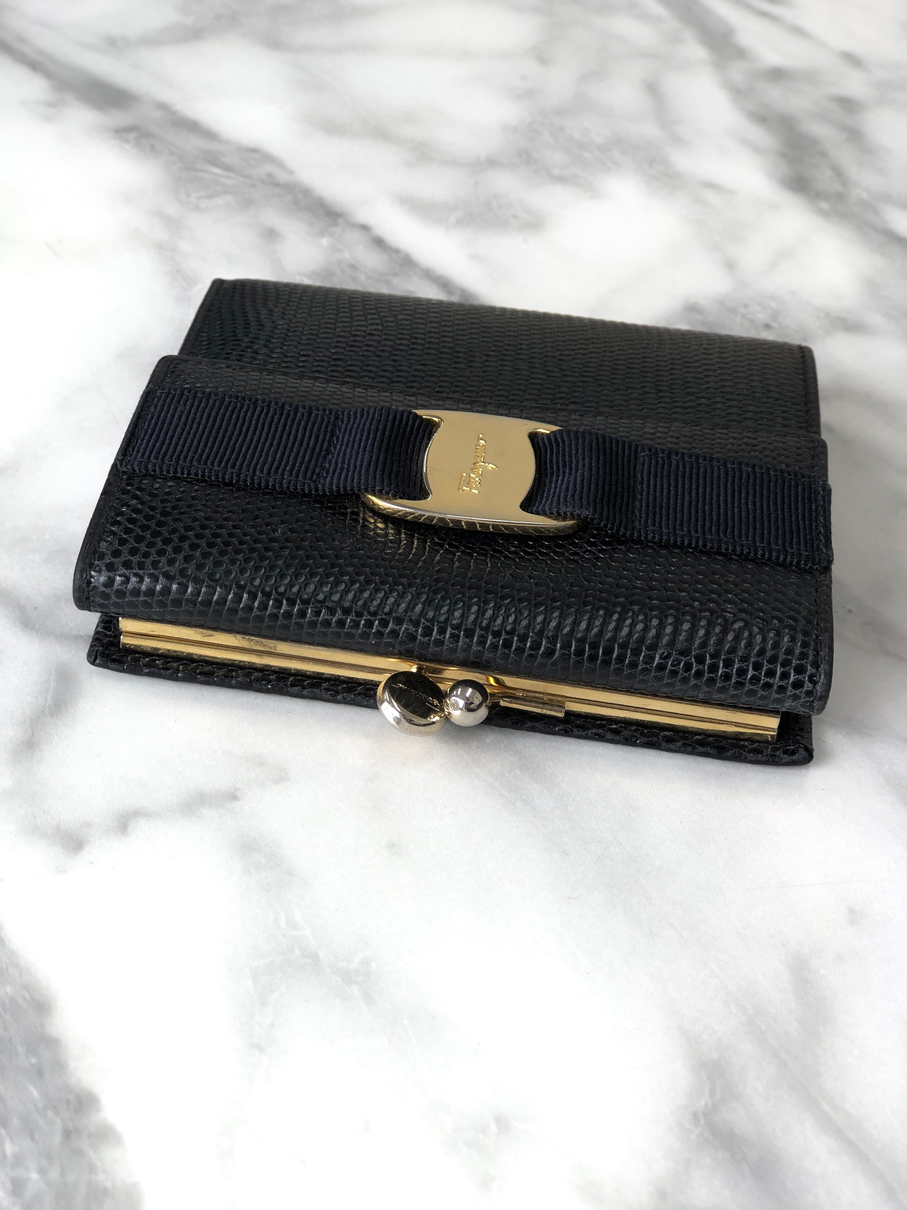 Salvatore Ferragamo サルヴァトーレ フェラガモ ヴァラリボン レザー