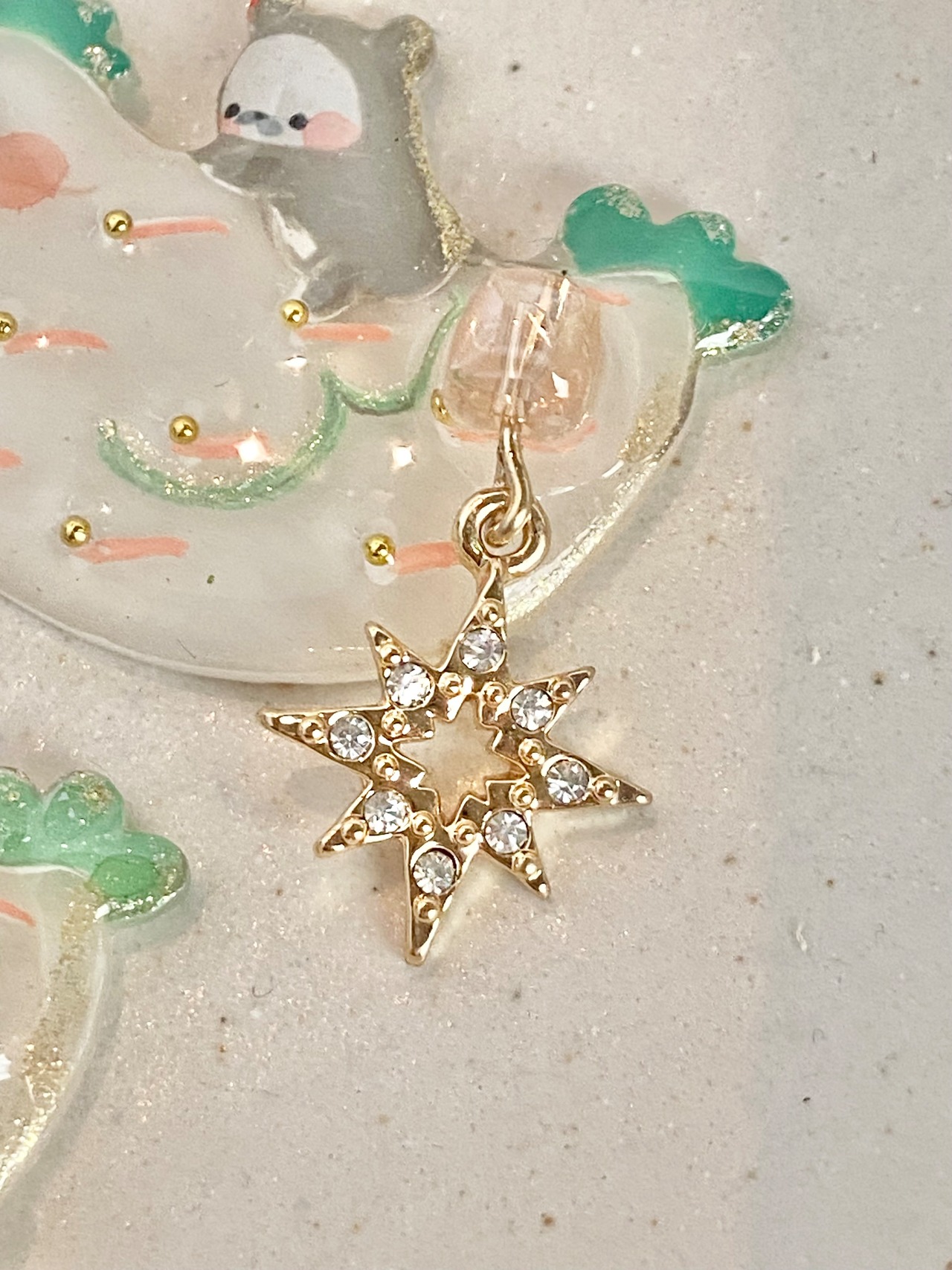 ブローチ『だるだるさんとちびコッコ』