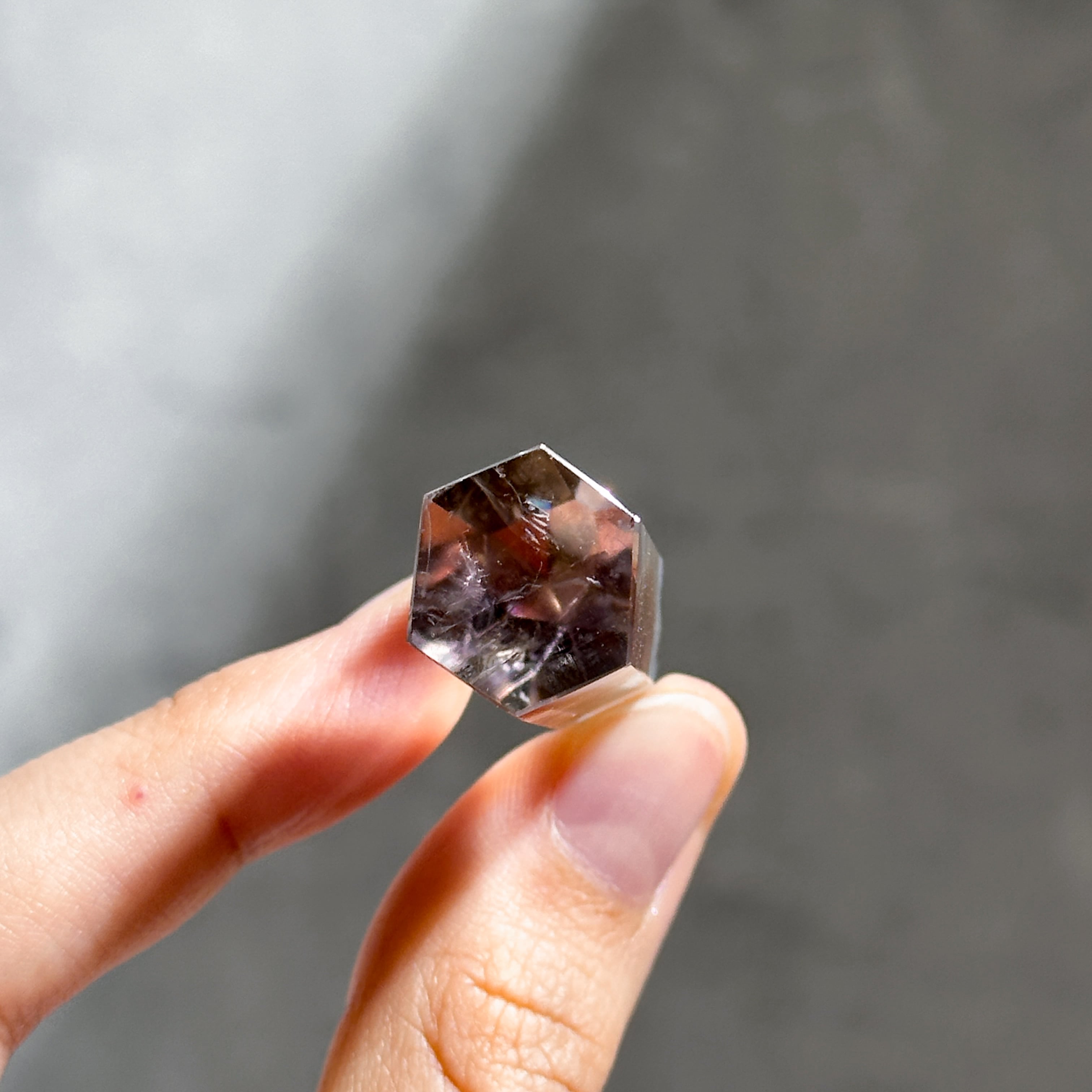 ハイグレード　UV蛍光　ラグジュアリー　アメジスト　タワー　置物 ハイグレード UV蛍光 ラグジュアリー アメジスト タワー 置物