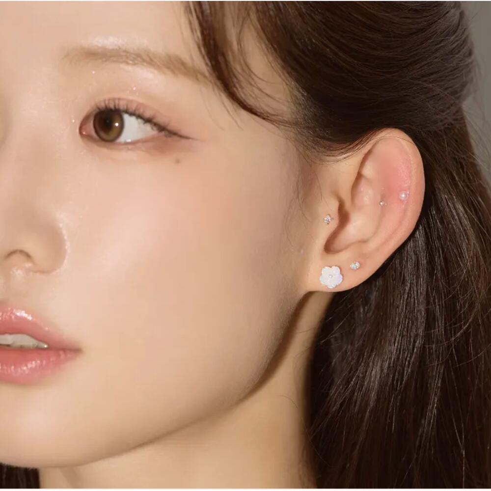 送料無料】スワロフスキー 3mm 耳つぼジュエリー Wing Bling | Reze select