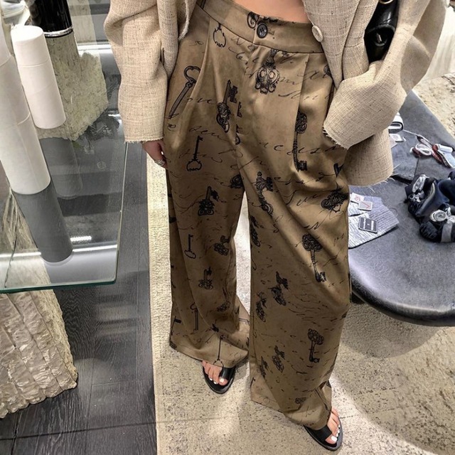 Vintage key pattern tuck pants　V2926