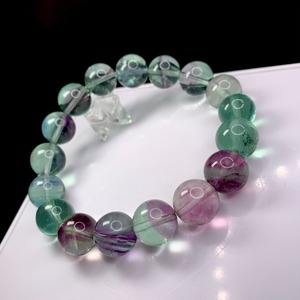 f124.透明度抜群うる艶グラデーションフローライトブレスレット