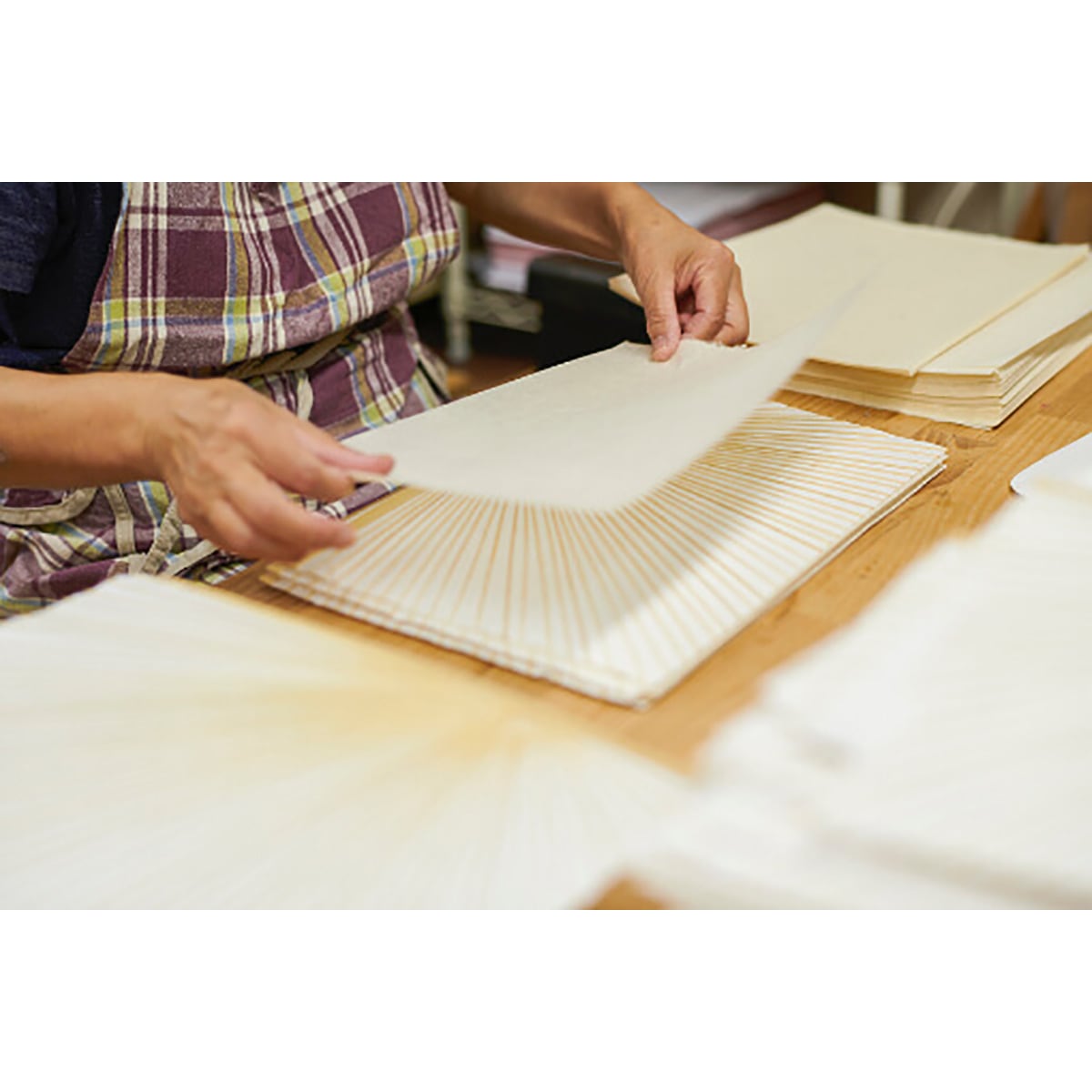 大型透かし京うちわ No.1201 浪裏 | 京都楽紙舘