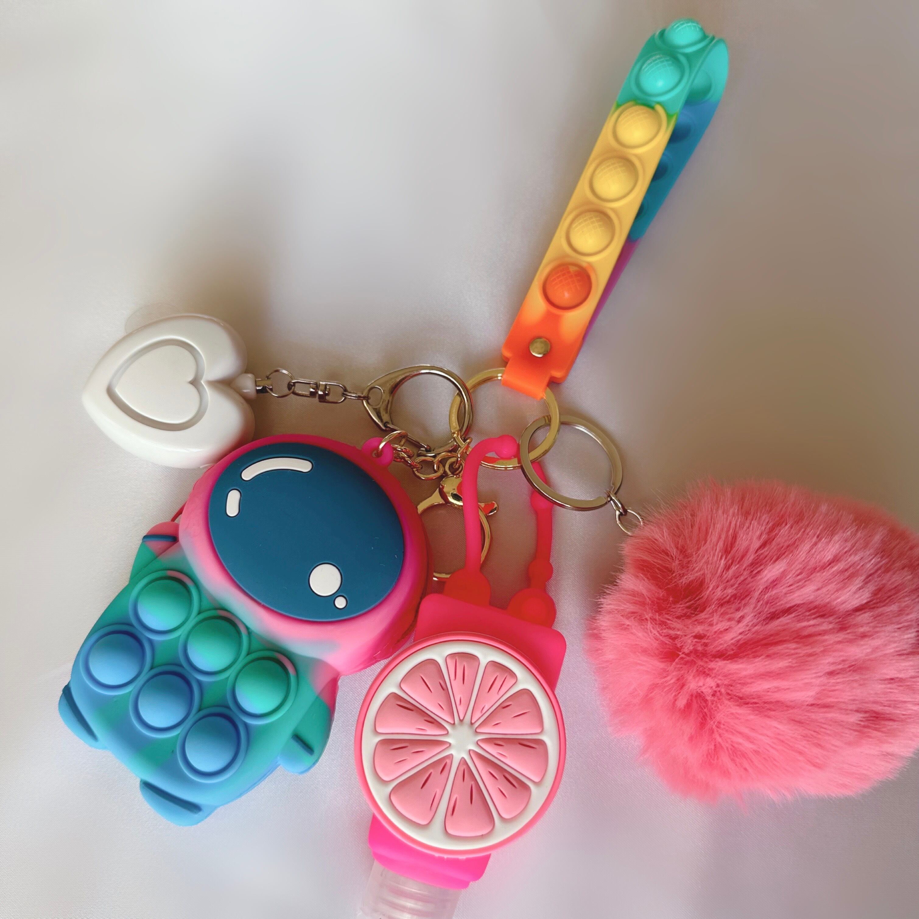 【閉鎖予定】宇宙級の柔らかさ プニプニちゃん　特典キーホルダー 限定販売】一伊那尓栖×AmiAmi 一伊那尓栖＆あみこちゃん 描き