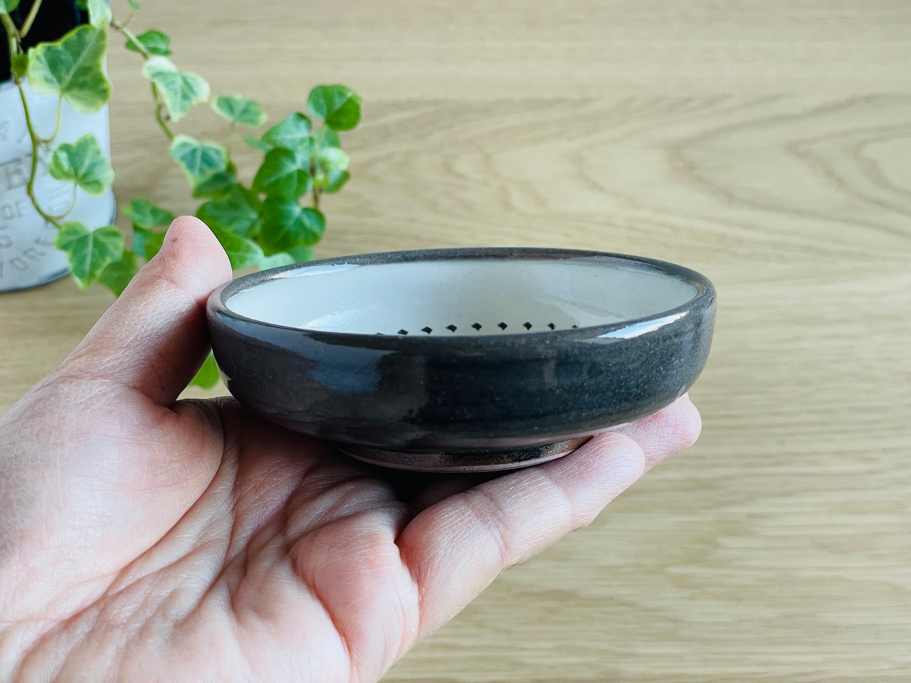 小石原焼　福嶋製陶　ふちつき豆皿　茶色とびかんな　［18-521］