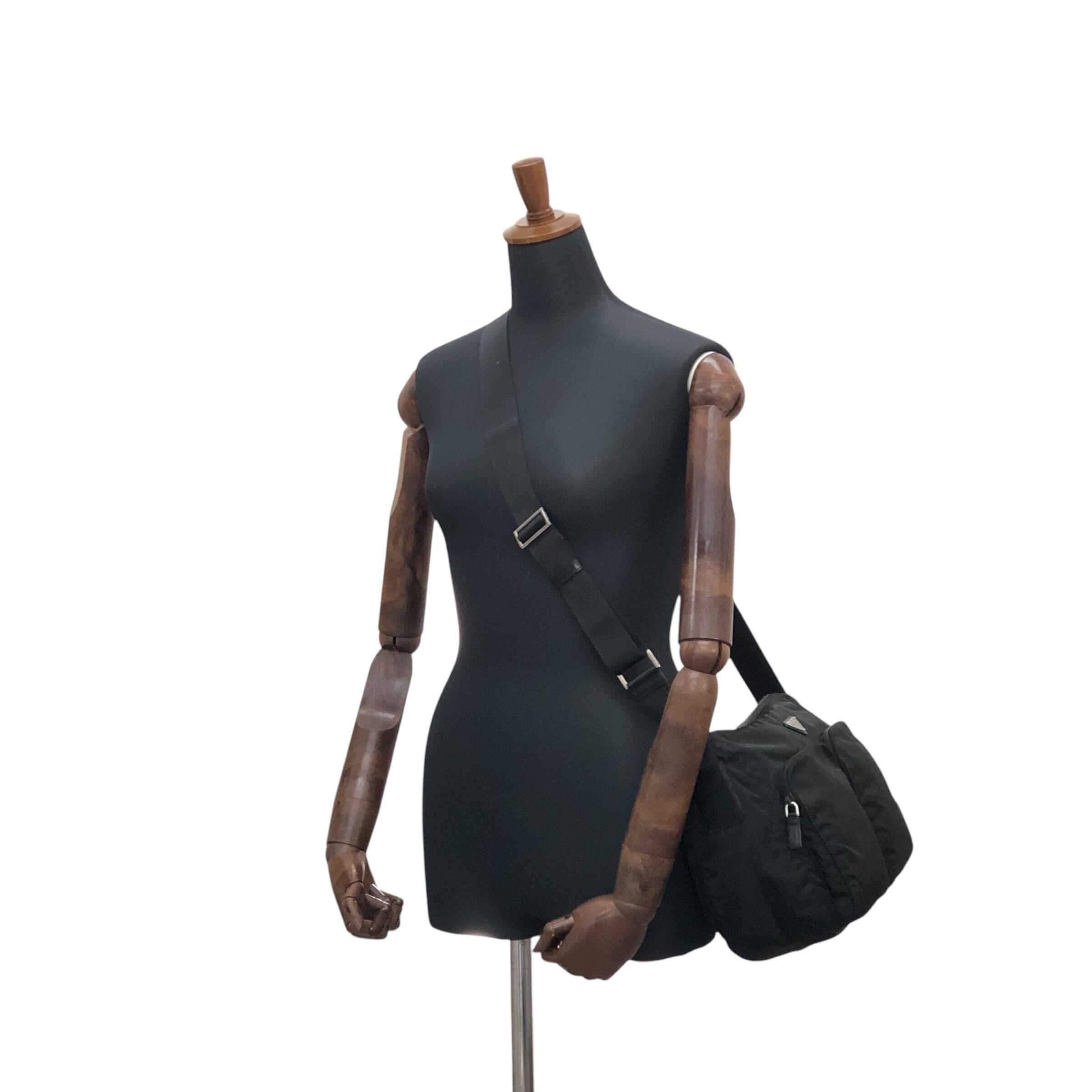 PRADA プラダ ショルダーバッグ ブラック トライアングルロゴ ナイロン