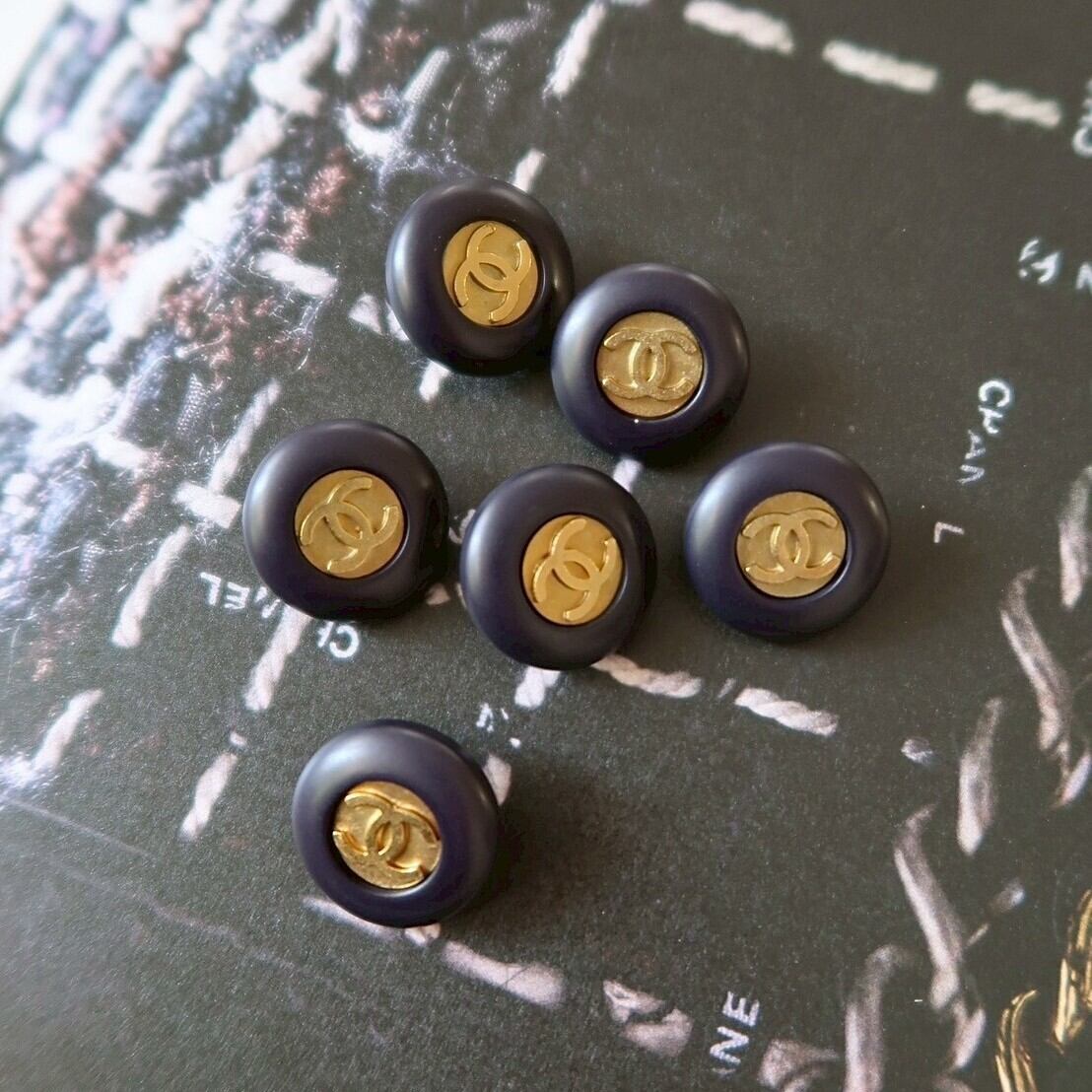 VINTAGE CHANEL BUTTON】ココマーク アンティークゴールド ブラック
