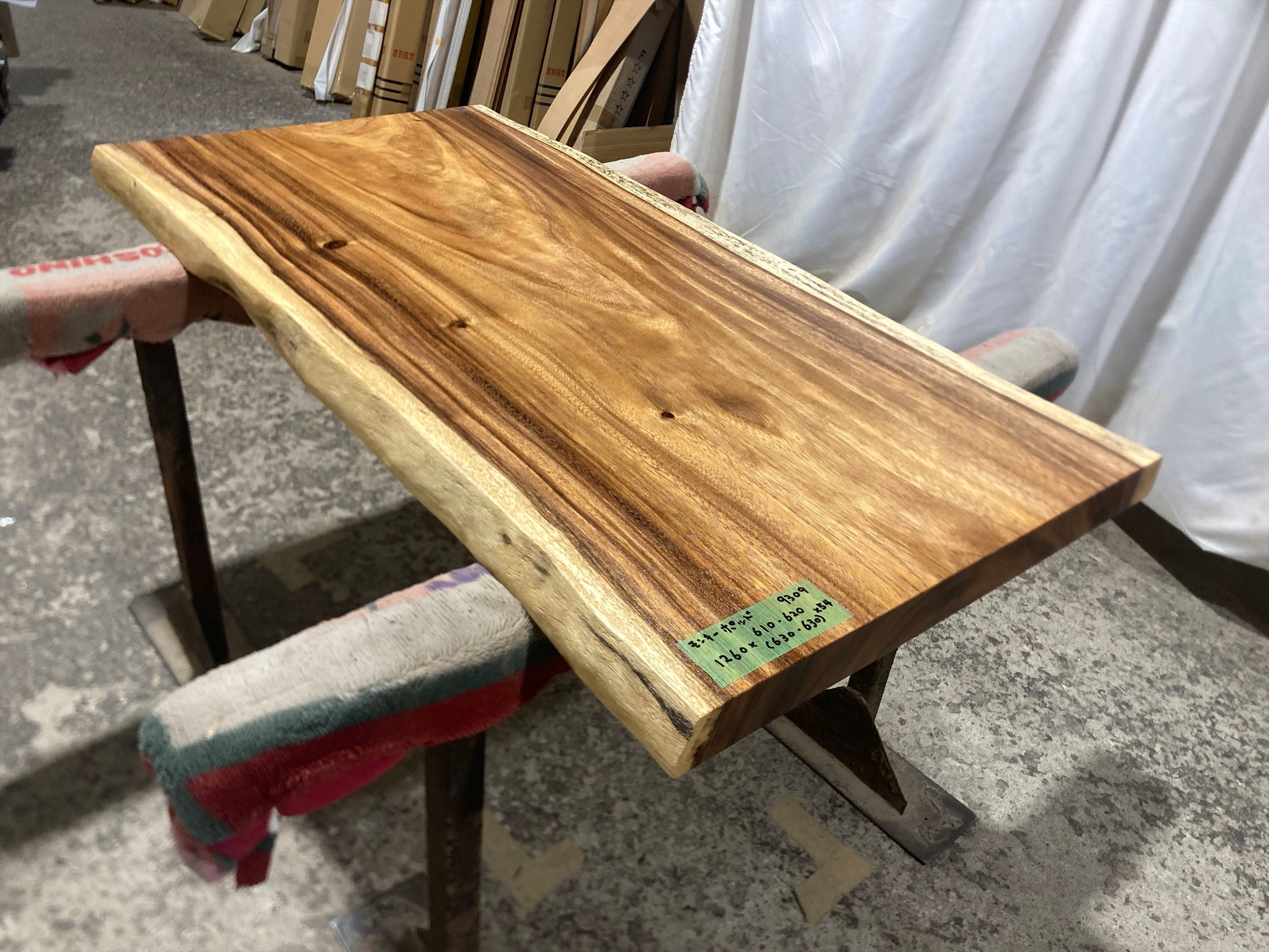 モンキーポッド9309 一枚板無垢 乾燥材 1260x610-620x54mm カウンター センターテーブル ダイニングテーブル