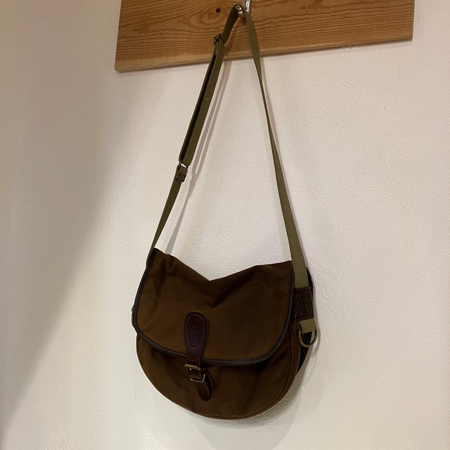 HINSON OILED SHOULDER BAG BROWN