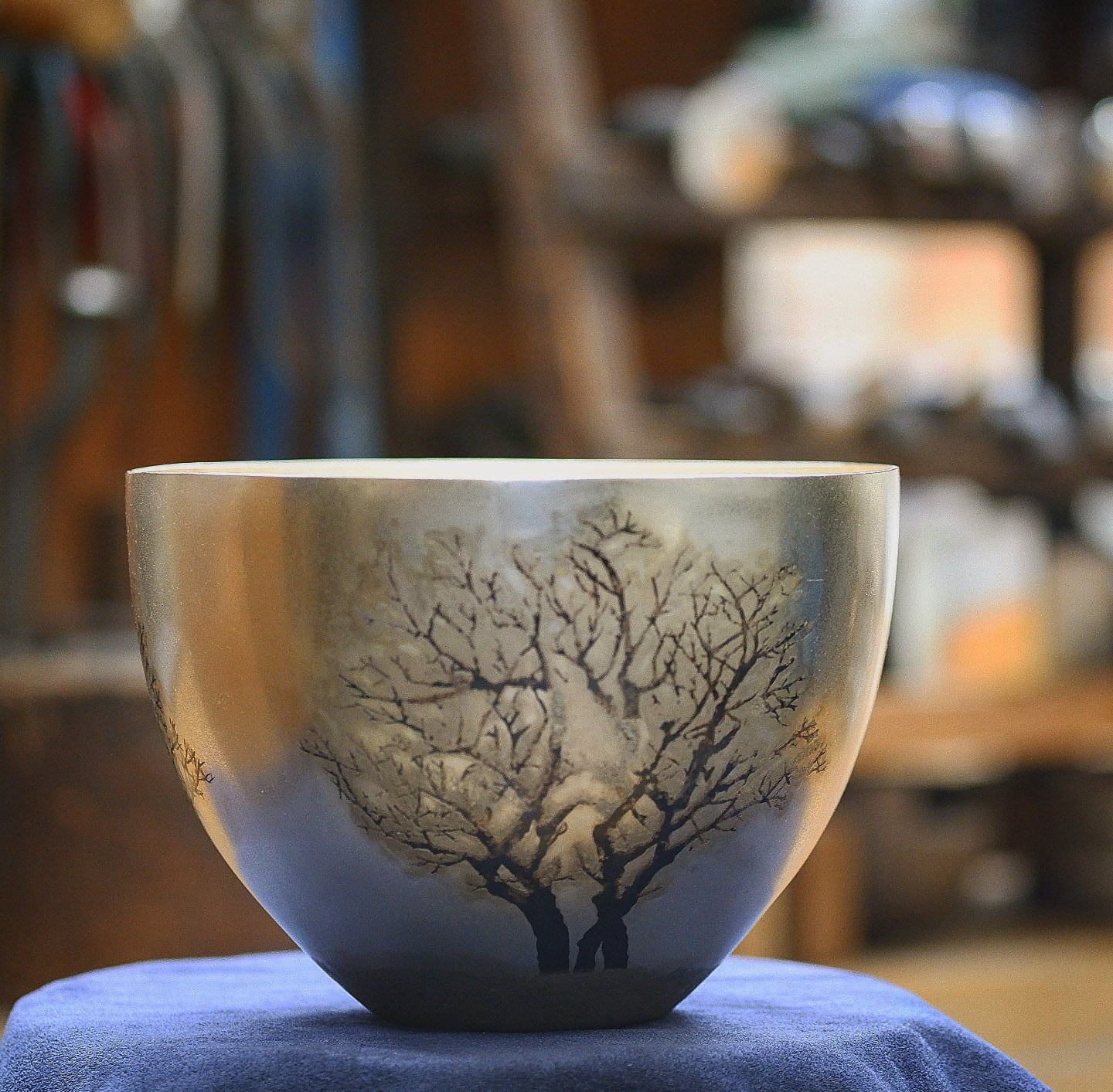 純銀打込象嵌花器「冬のおとずれ」 | 宗達アートクラフト