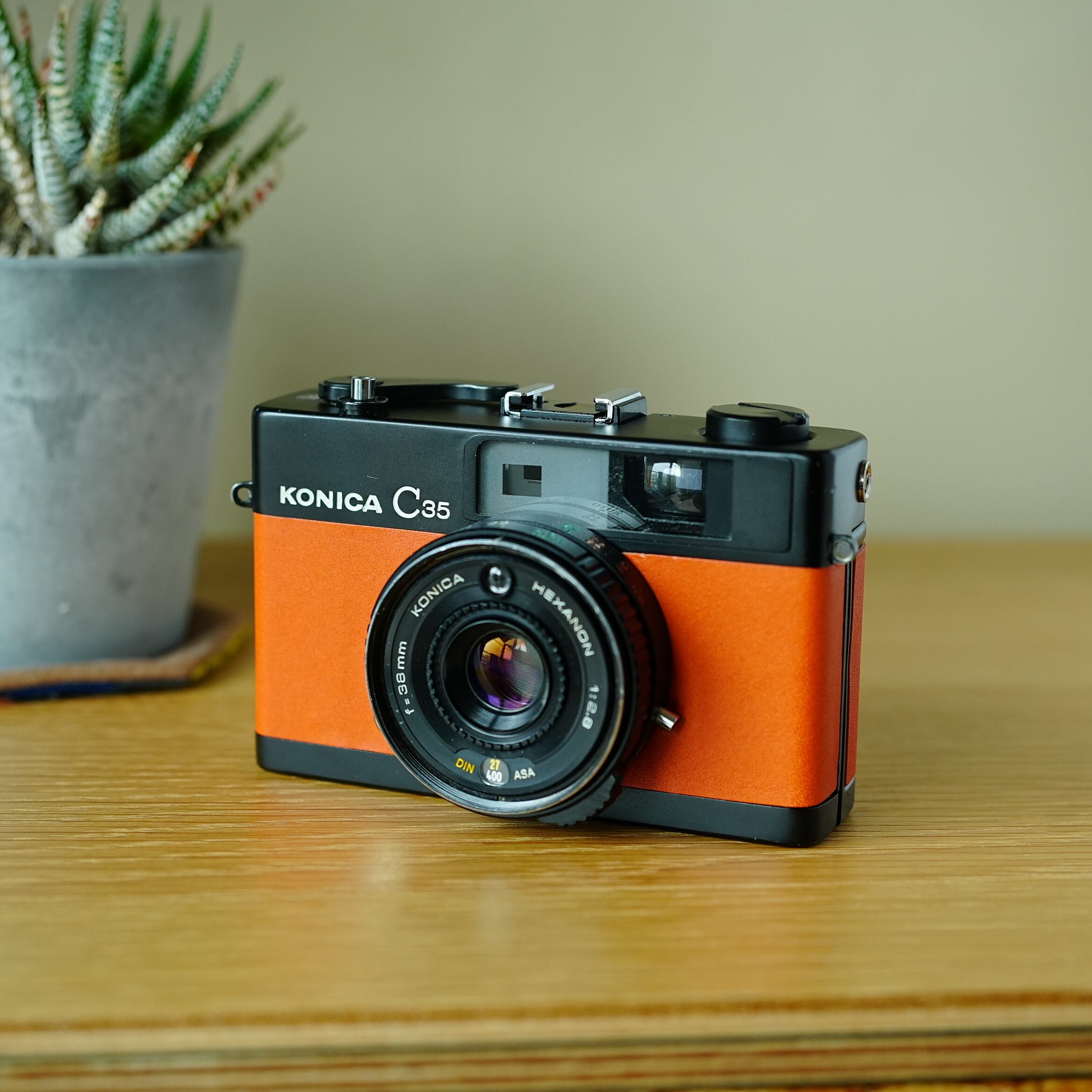 Konica C35 E&L レッドスエード【整備済完動品】 Konica C35 E&L レッドスエード【整備済完動品】 【公式通販】
