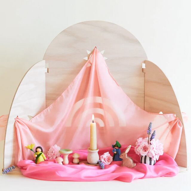 サラズシルク ディスプレイテーブル | Earth8toys