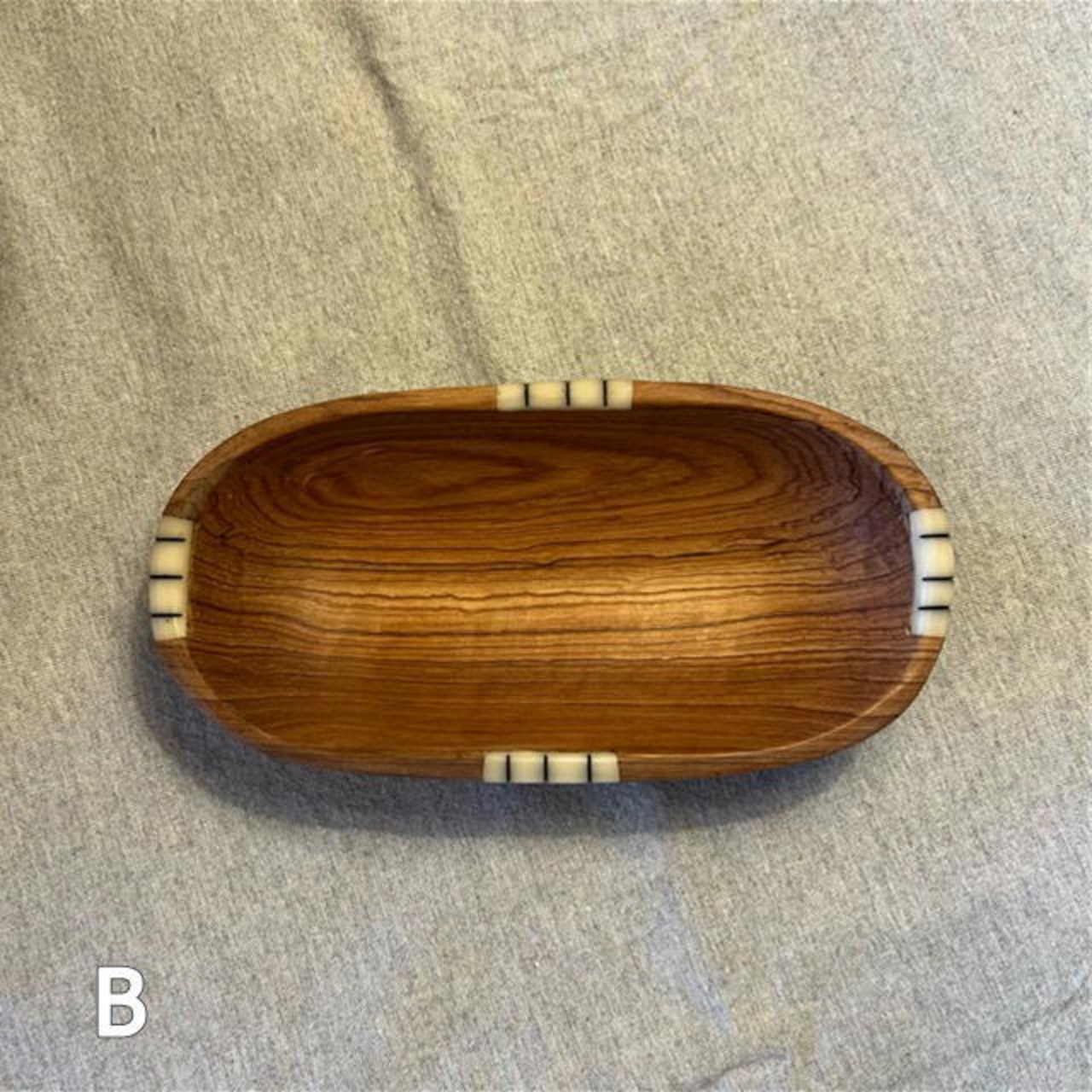 Kenya Square Olive Wood Tray 3type / ケニア オリーブウッド 四角 トレイ 全3種 ウッドトレー 小物入れ キャッシュトレイ コイントレイ ワンポイント 牛骨 インテリア雑貨 アクセサリー収納 ハンドメイド ナチュラル ウッディ おしゃれ ギフト プレゼント