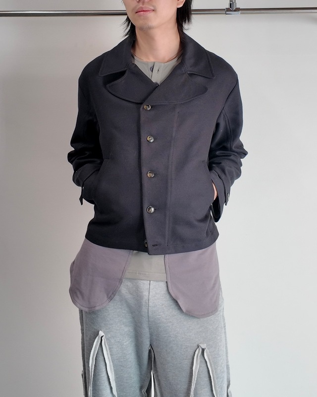 【26/AW STRONGTHE】BLACK / SBAI TAILORED BIKER JACKET WITH DETACHABLE SASH SCARF