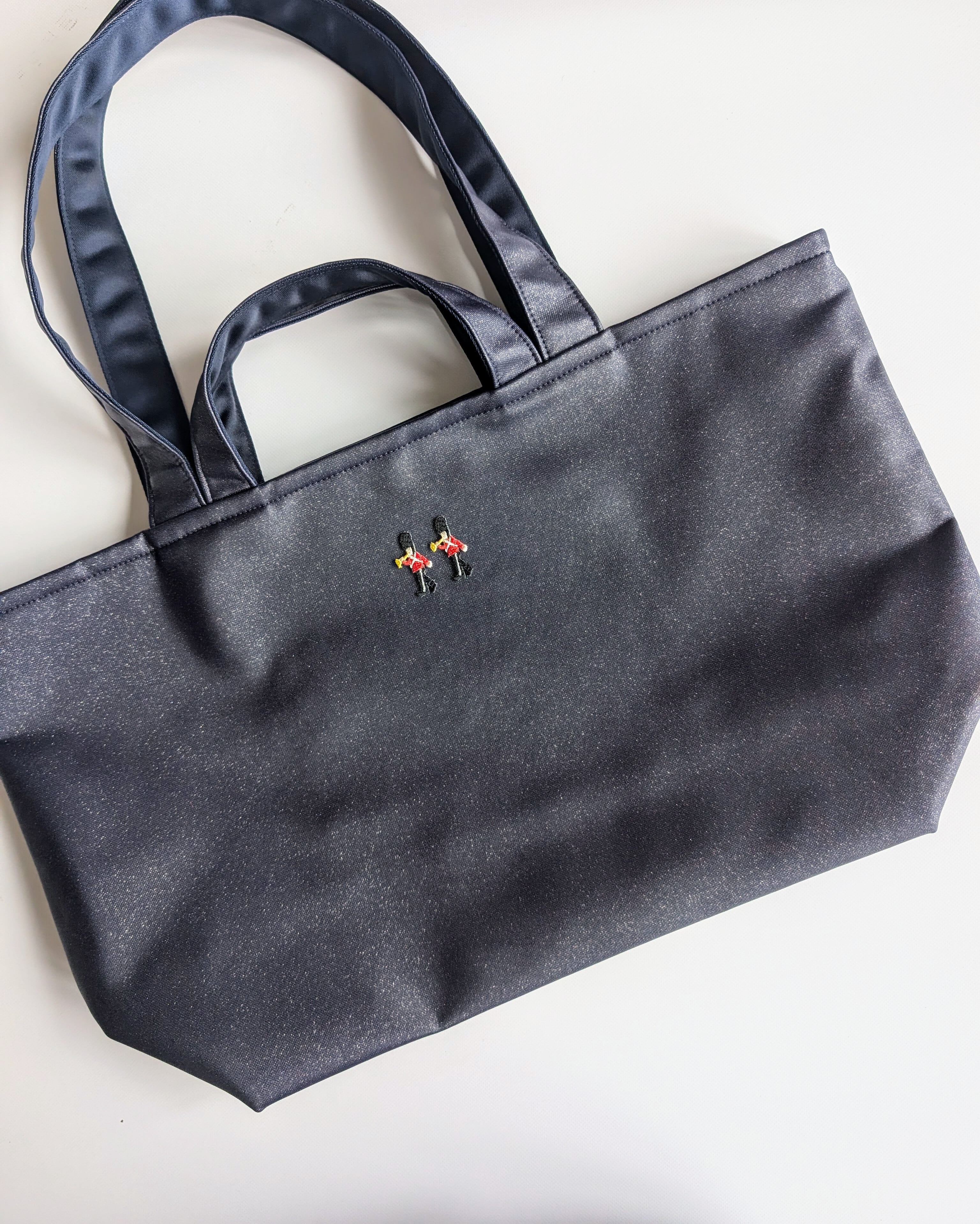 Kirara 刺繍ワッペン BIG tote Bag（ネイビー） | IrodorI petit