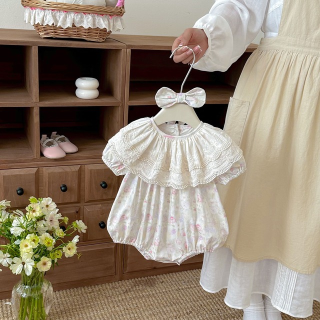 【BABY】ビッグ襟ピンクフラワーロンパース