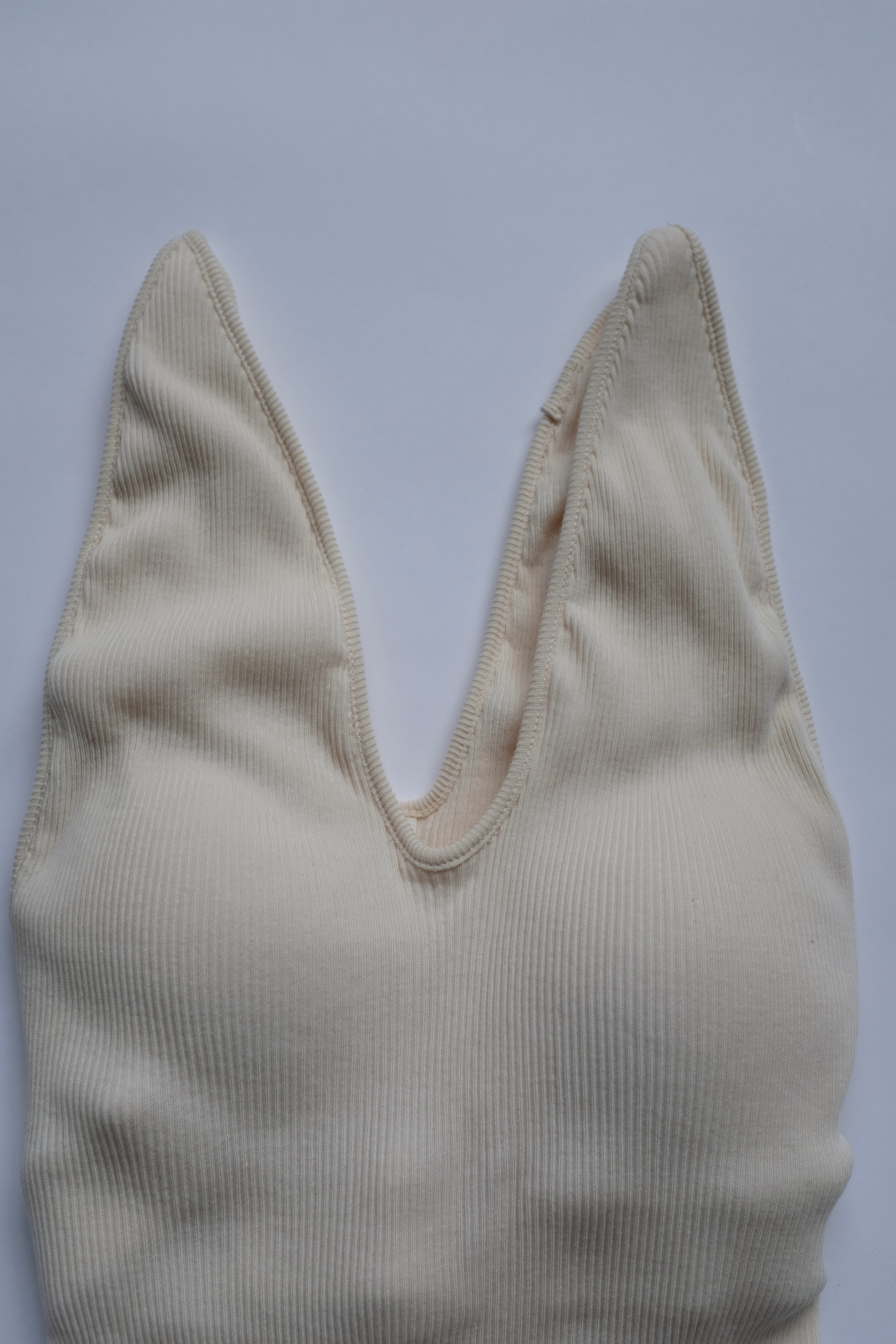 HAKUJI タンク　ホワイト　アイボリー HAKUJI] Twisted cotton V-neck tanktop / Ivory | YES-姫路の美容院と