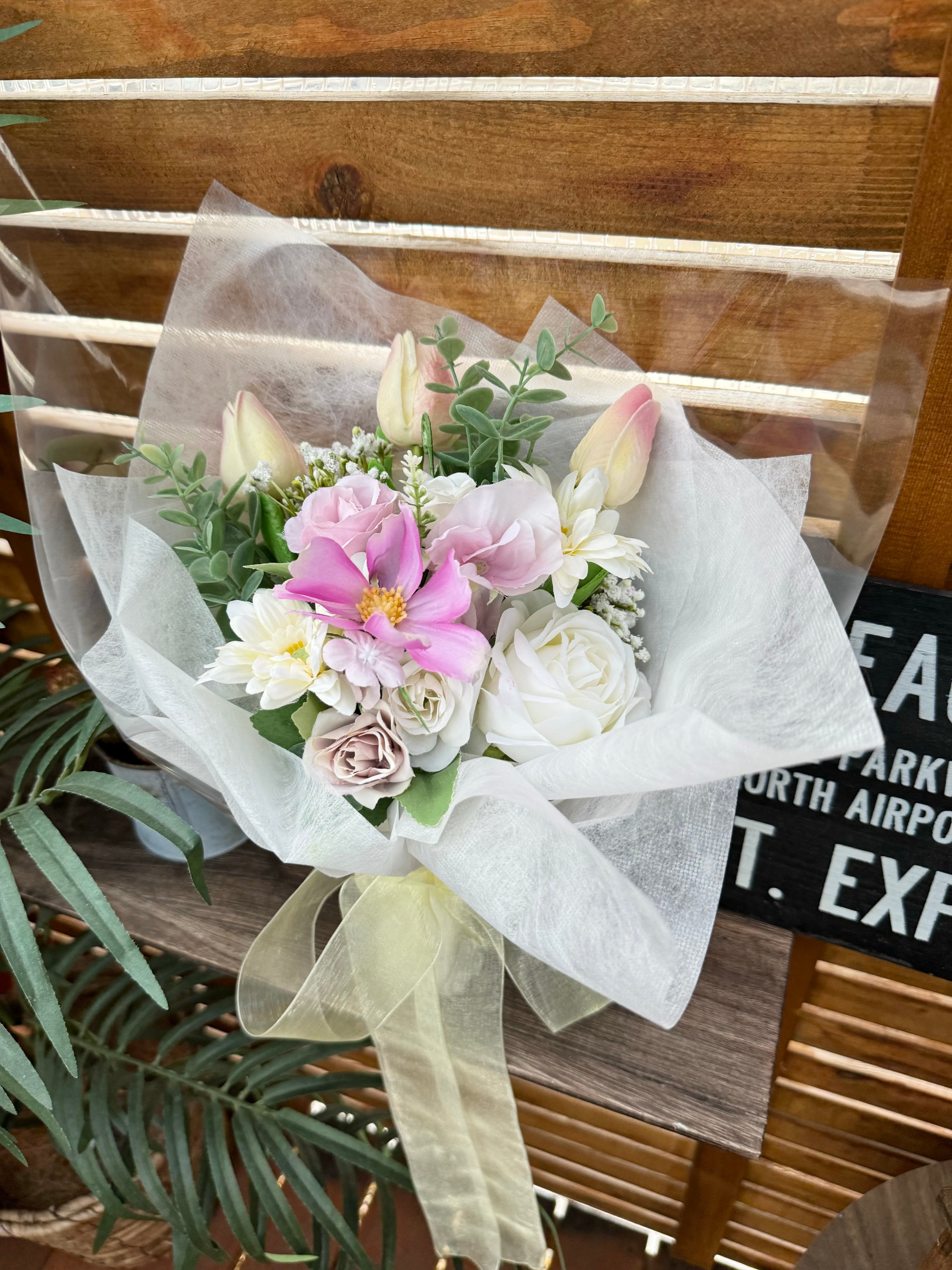 花束•*・ピンクチューリップ×白ガーベラ | houkiboshi