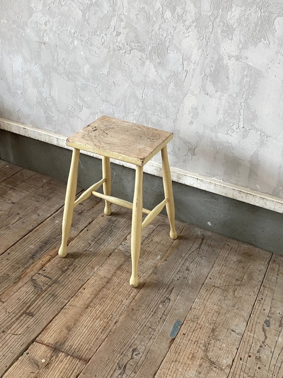 Painted Stool (A25-91)