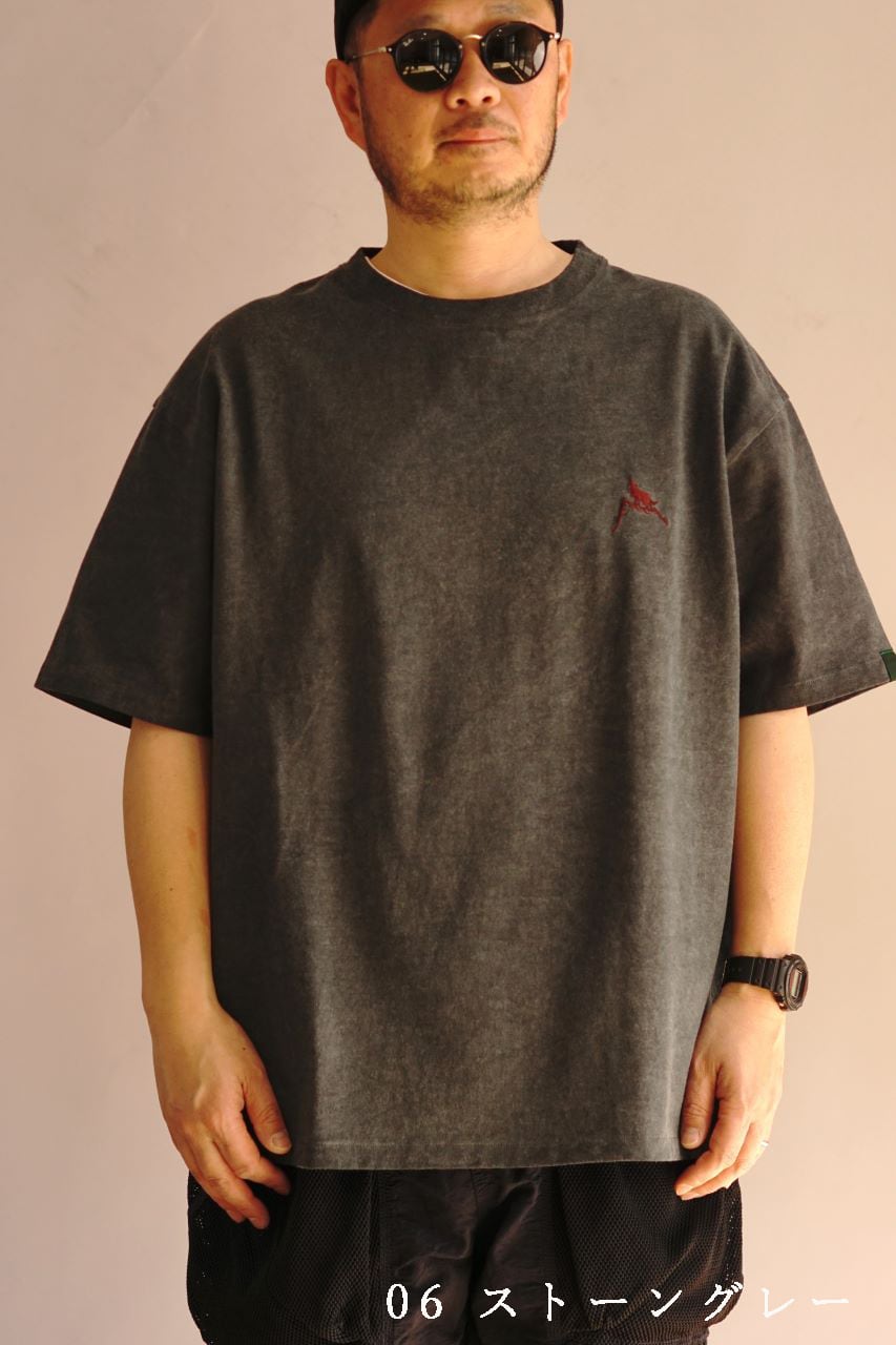 HKT604 PIGMENT-DYE LOGO T-SHIRT | H.A.K.U MOUNTAIN SUPPLY