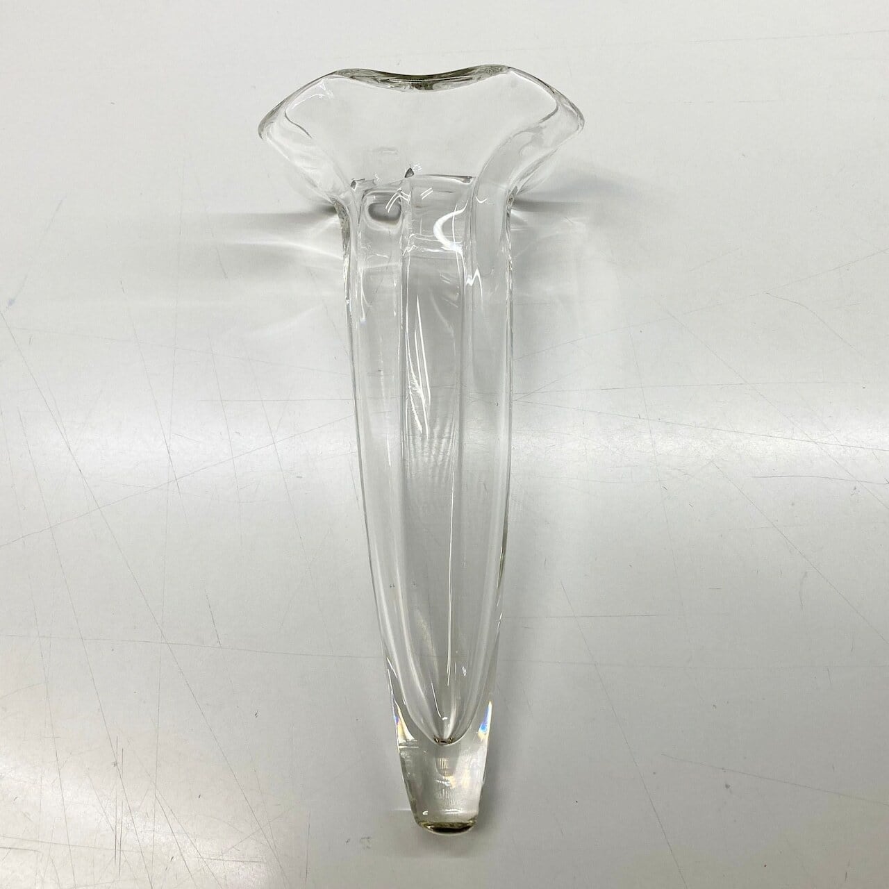 鉄器 (高さ20 cm) 花一輪(花器ガラス15cm x1付） | TSUNE;田中恒子の器