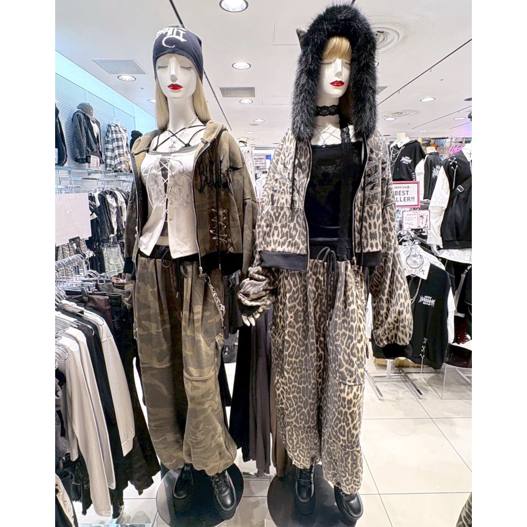 10/2新着】ヒョウ柄カーゴスウェットパンツ | VOLCAN&APHRODITE