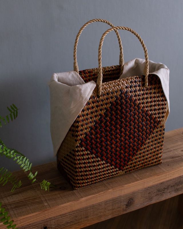 【From THAILAND】Woven Seagrass Bag <Still Square>